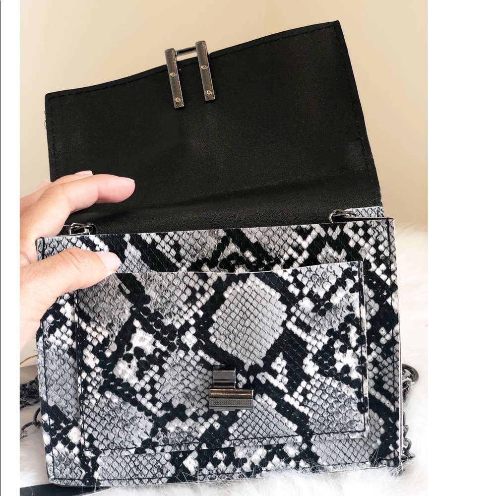 RIO2 Vegan Snakeskin Crossbody Bag - Picture 4 of 8